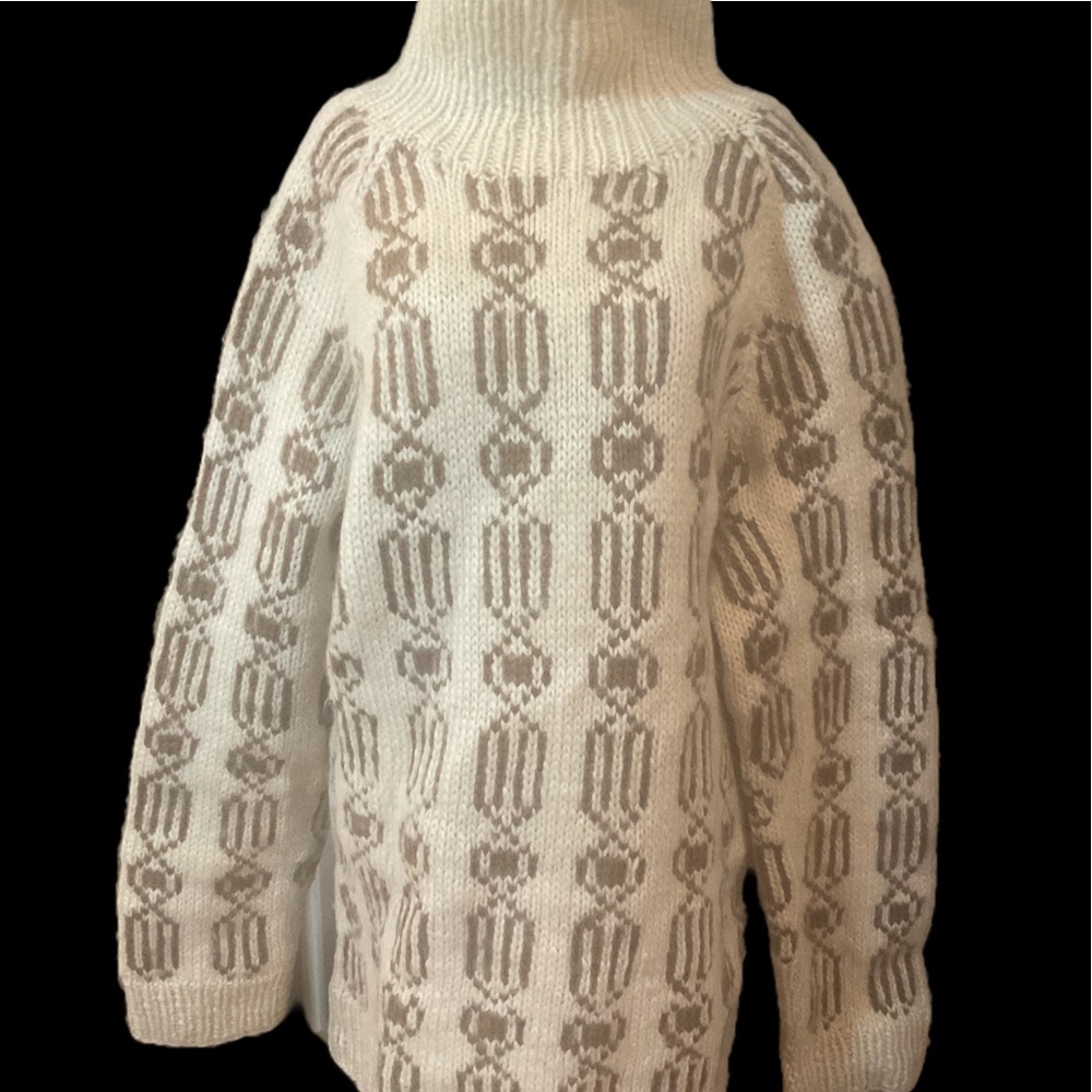 “HAND KNIT” Vintage  Beige and Brown Patterned 100% Wool Sweater.